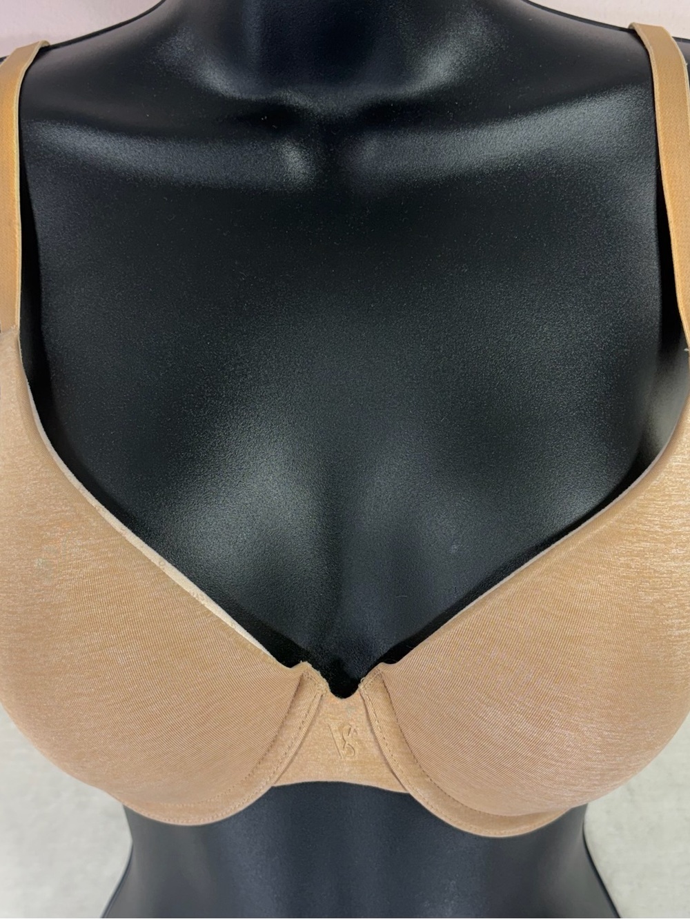 VICTORIAS SECRET Everyday Seamless T-Shirt Bra - Nude SIZE 34D